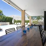 Menut Nou Villa *