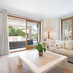 Menut Nou Villa *